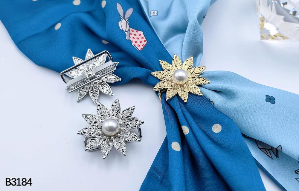 Metal Scarf Buckle Brooch for Scarves and Bags