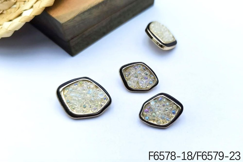 Metal Sew-On Buttons for Coats and Suits