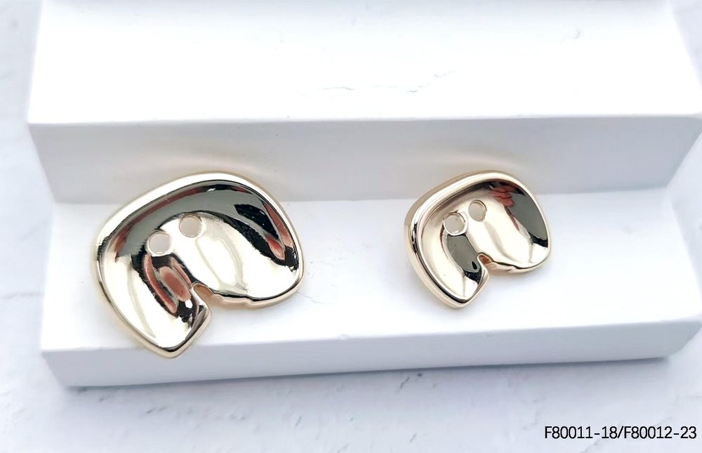 Metal Decorative Sew-On Buttons in Two Sizes for Coats