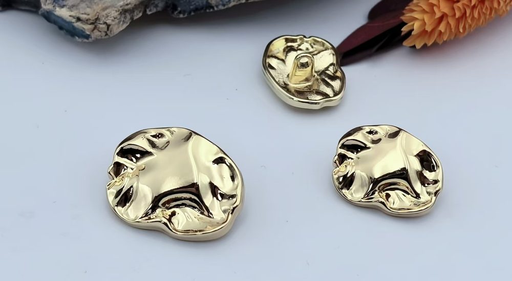 Metal Sew-On Buttons in Two Sizes for Coats and Suits