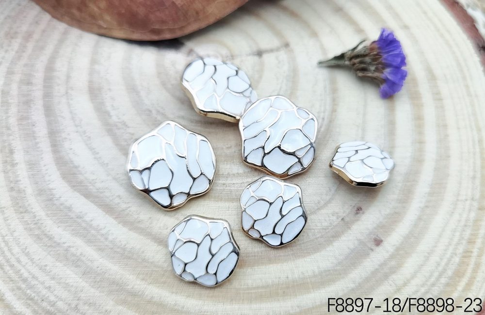 Metal Sew-On Buttons in Two Sizes for Coats, Blazers & Knitwear