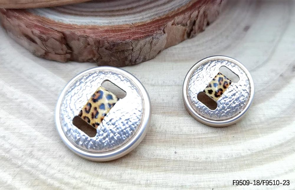 Metal Sew-On Buttons in Two Sizes for Coats and Knitwear
