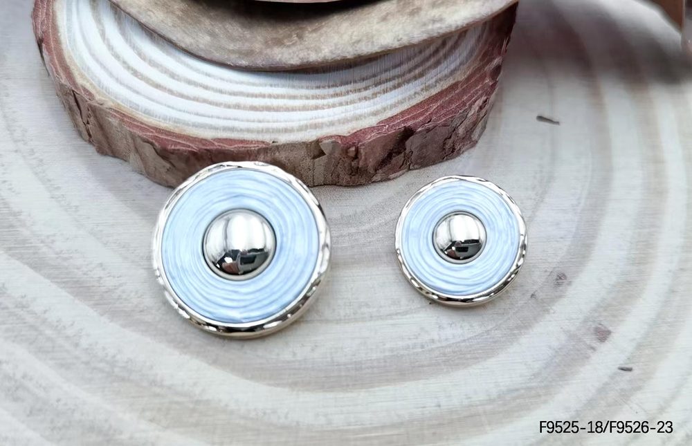 Metal Sew-On Buttons F9525/F9526 in Two Sizes for Coats and Blazers