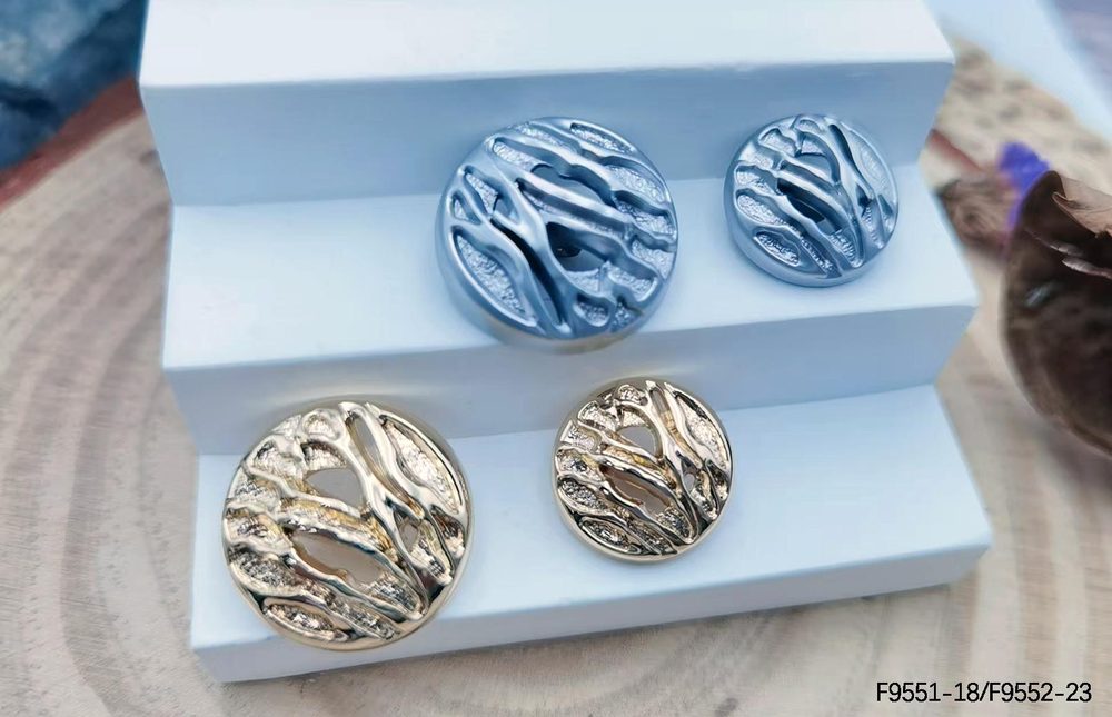 Metal Sew-On Buttons in Two Sizes for Coats and Suits