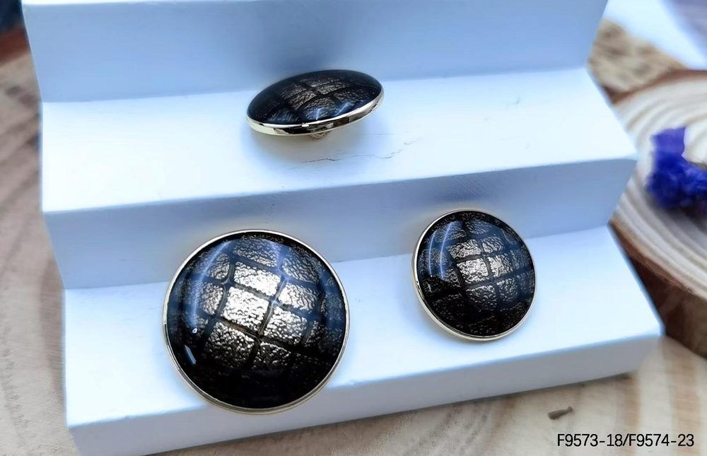 Metal Decorative Sew-on Buttons in Two Sizes for Coats, Blazers & Knitwear