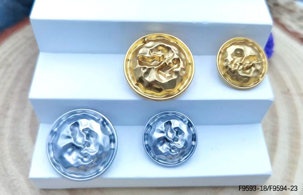 Metal Decorative Sew-on Buttons in Two Sizes for Coats and Suits