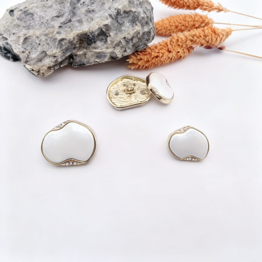 Metal Sew-on Buttons for Coats, Blazers & Knitwear