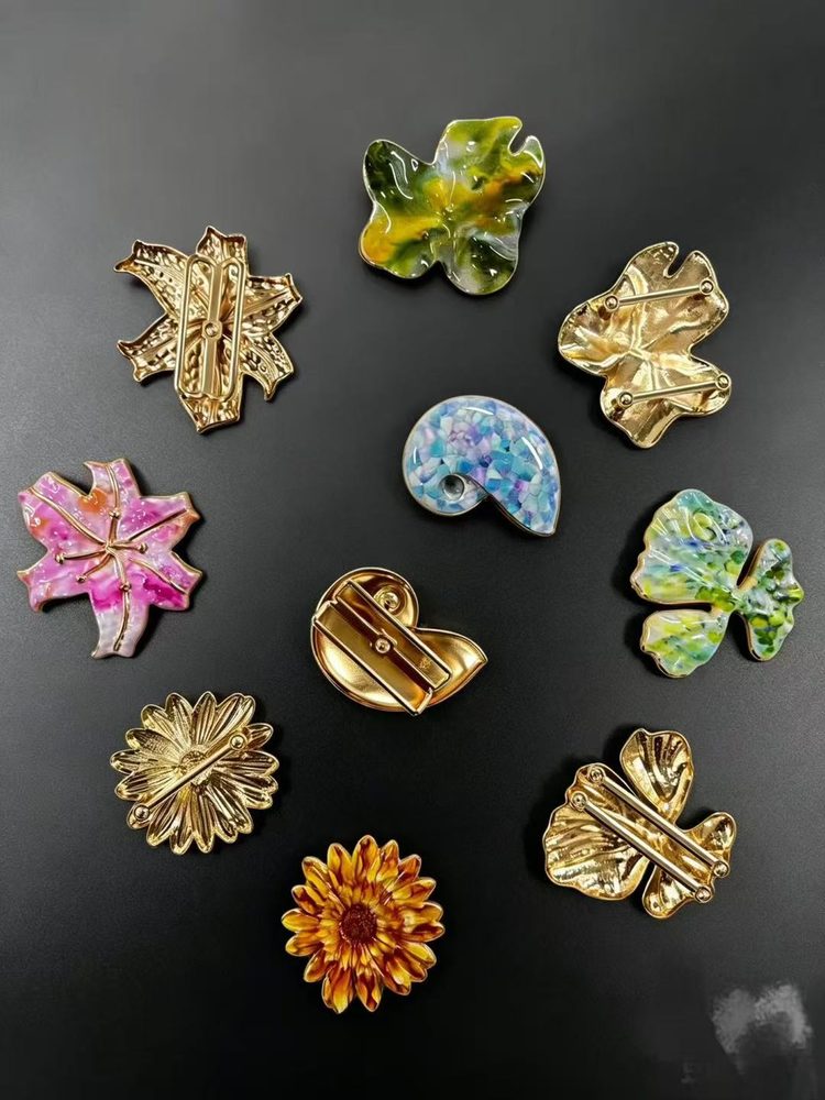 Elegant Metal Brooch & Scarf Buckle for Women