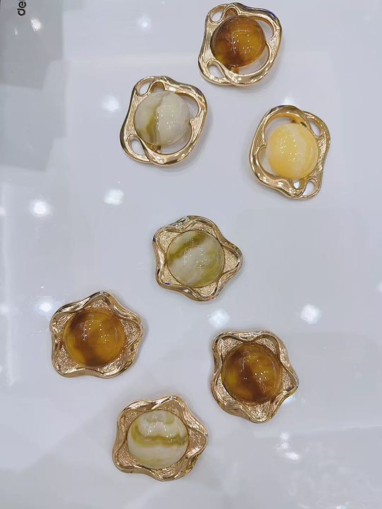 Decorative Brooch & Scarf Buckle for Clothing and Accessories