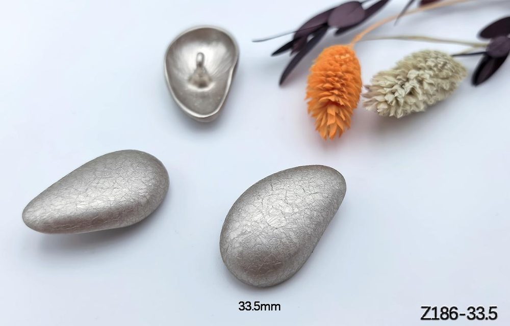Large Metal Brooch Decorative Buckle for Coats and Bags