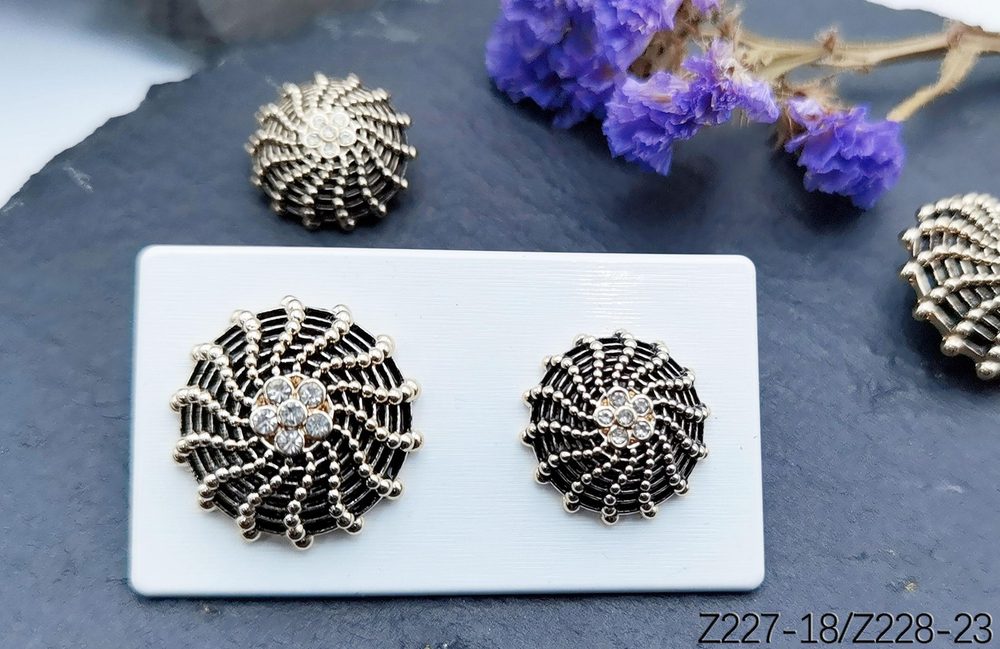 Metal Sew-On Buttons Z227/Z228 for Coats and Suits