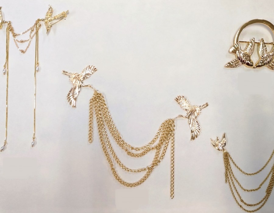 Metal garment hardware