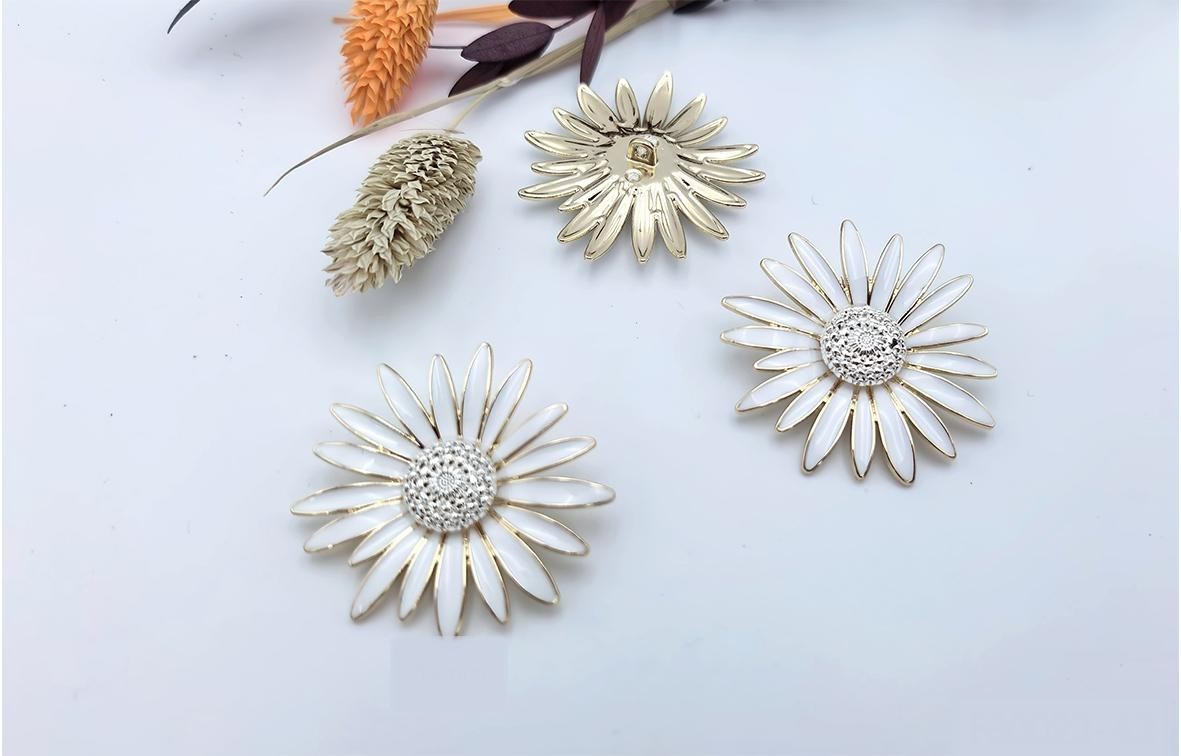 Decorative Flower Brooch 01