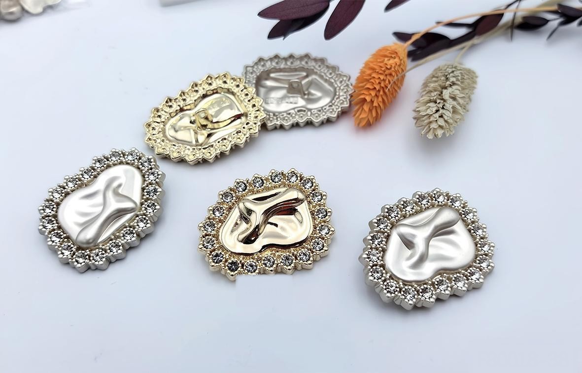 Decorative Flower Brooch 07