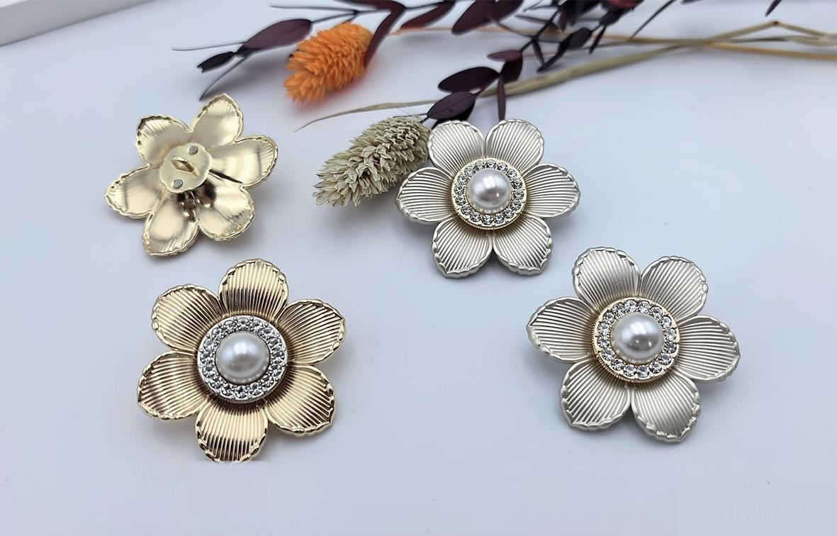Decorative Flower Brooch 09