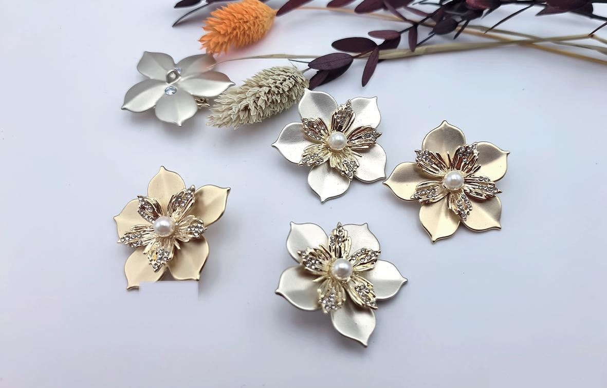 Decorative Flower Brooch 10
