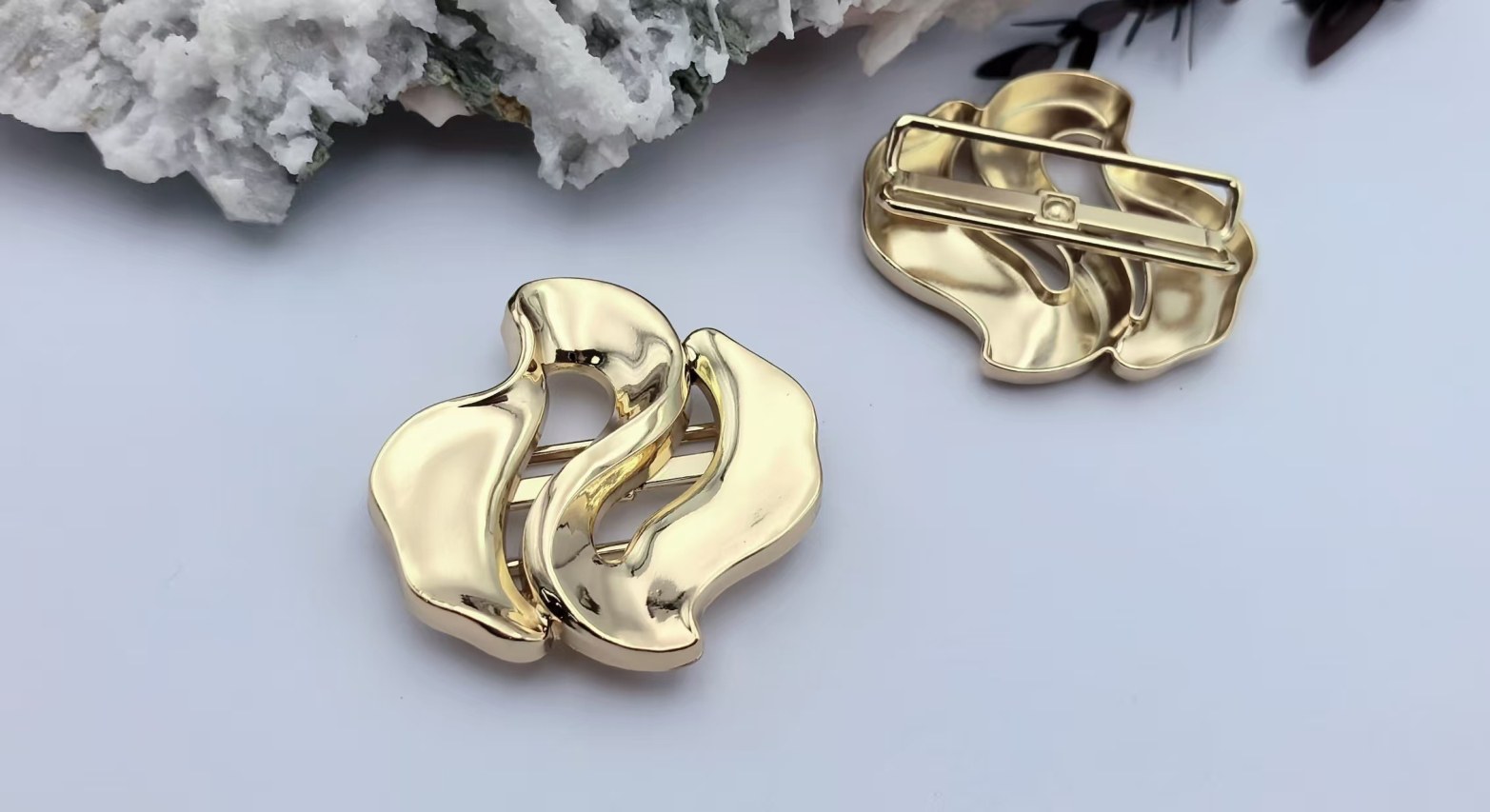 Scarf Buckle B3649