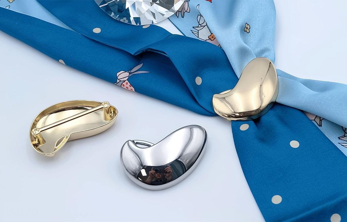 Scarf Buckle 01