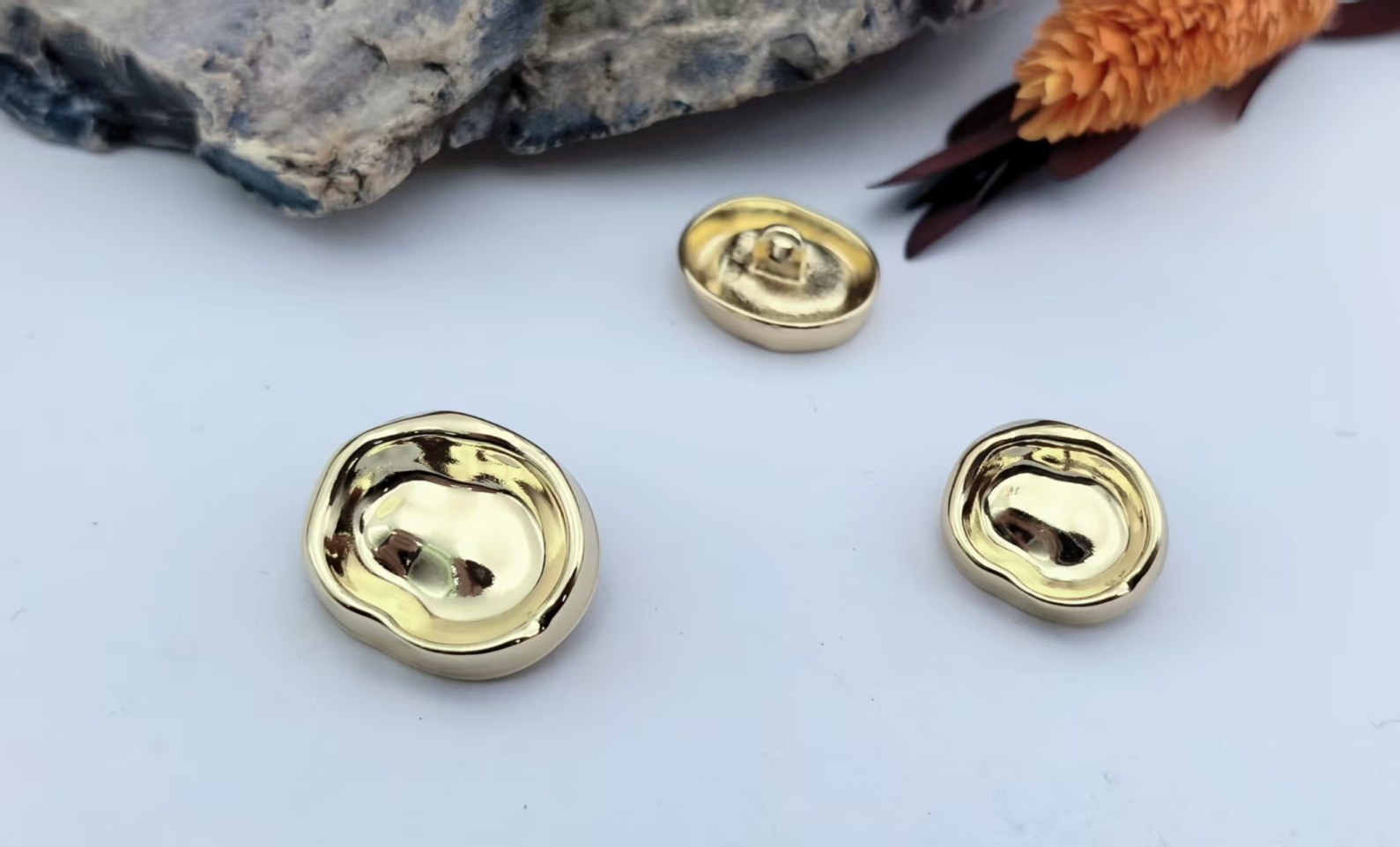 Sew-on Button F80197-18/F80198-23
