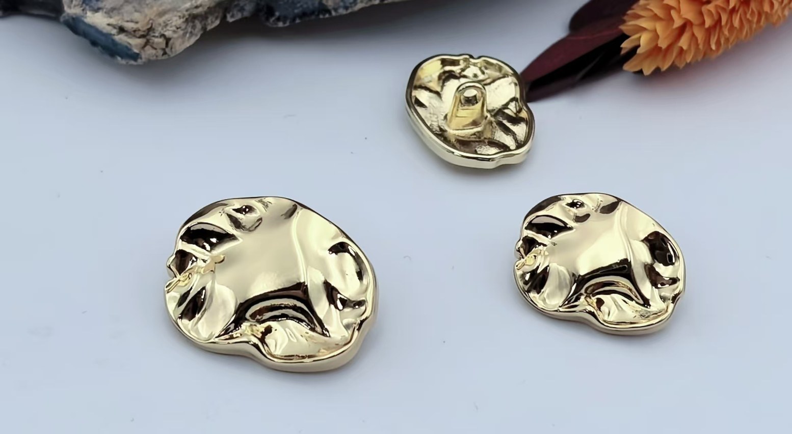 Sew-on Button F80213-21/F80214-26