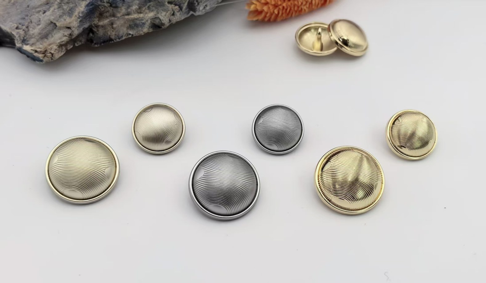 Sew-on Button F80298-18/F80299-23