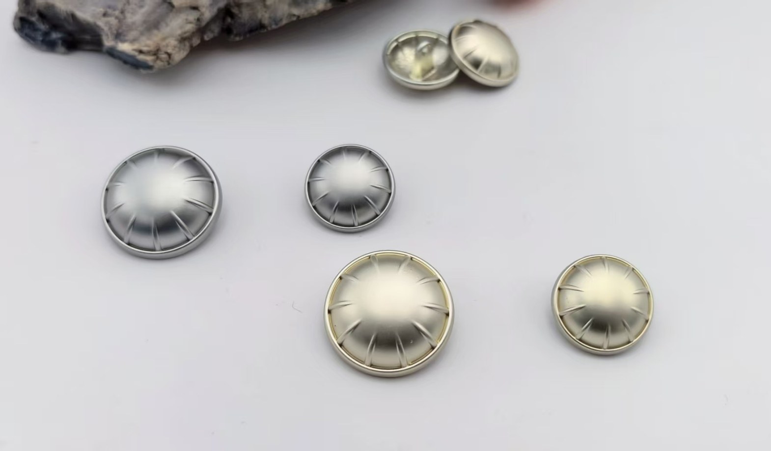 Sew-on Button F80306-18/F80307-23