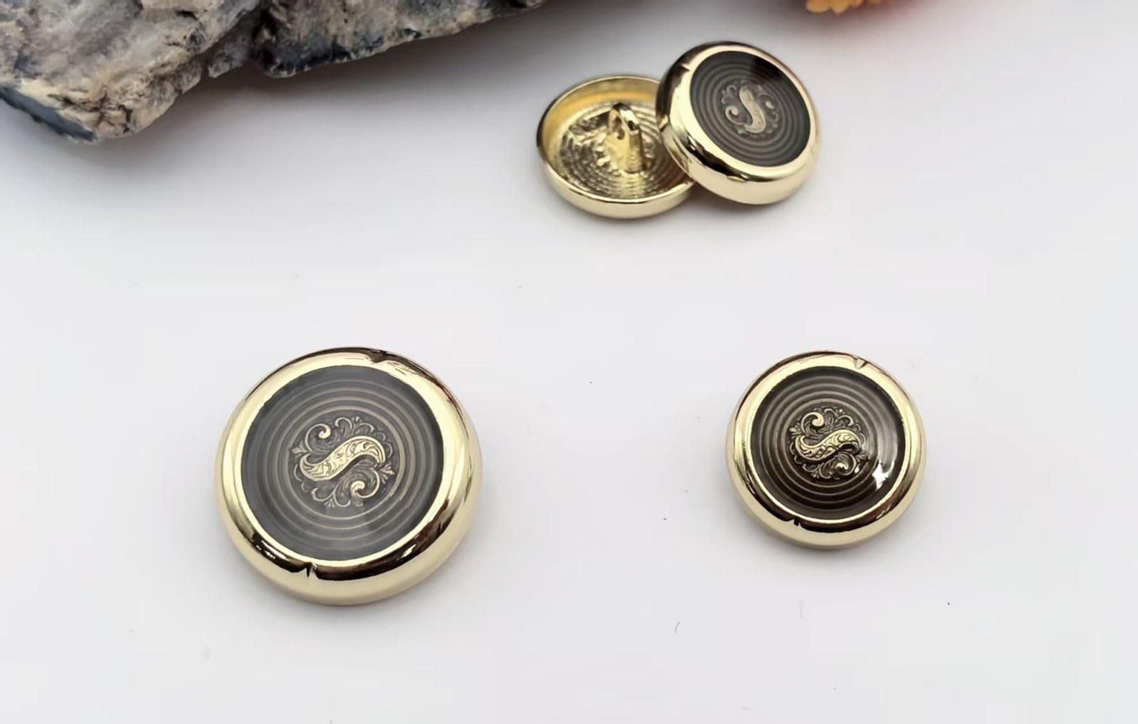 Sew-on Button F80322-18/F80323-23