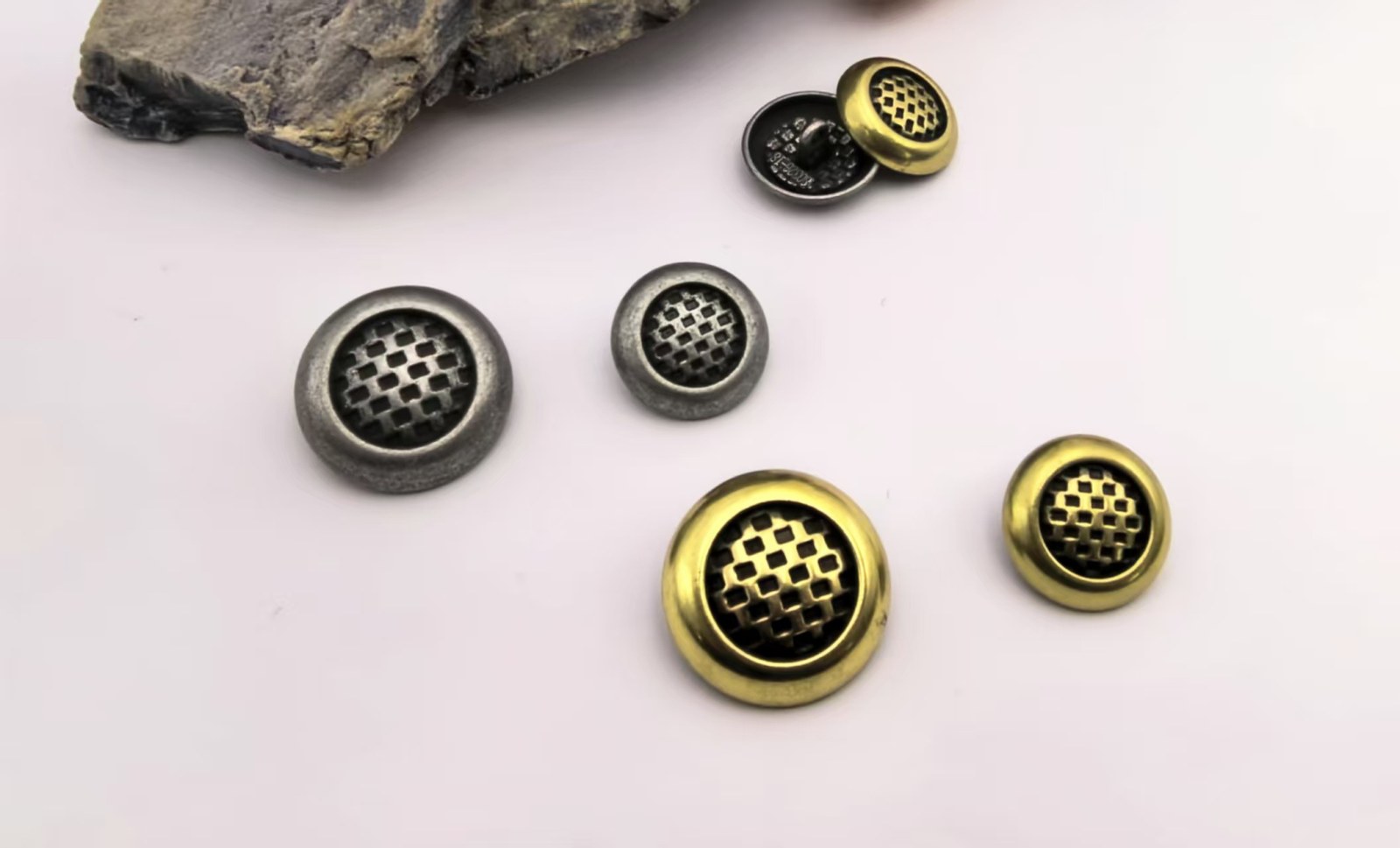 Sew-on Button F80326-18/F80327-23