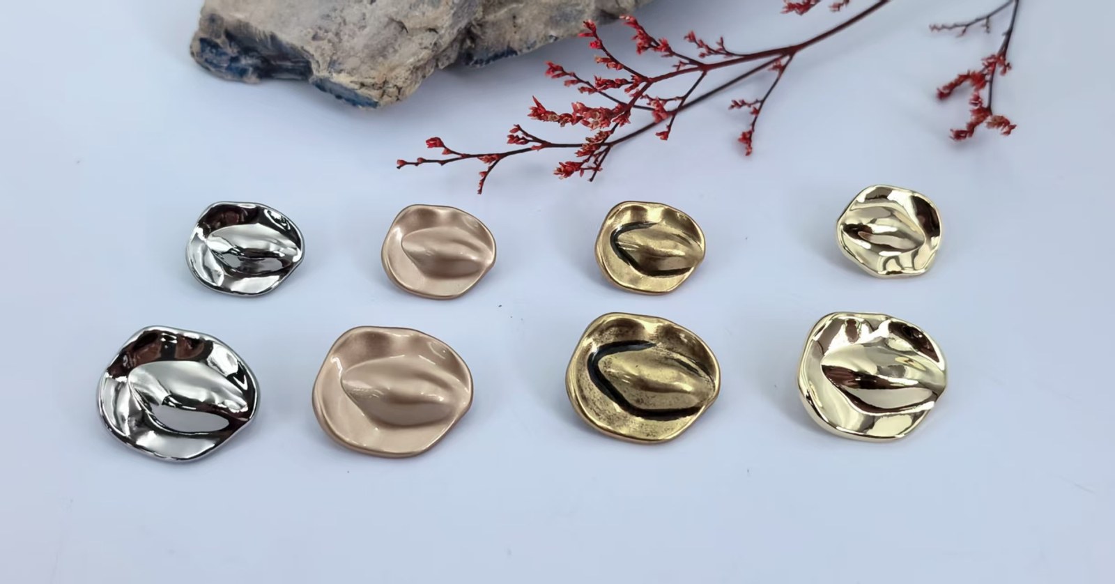 Sew-on Button F80466-18/F80467-23
