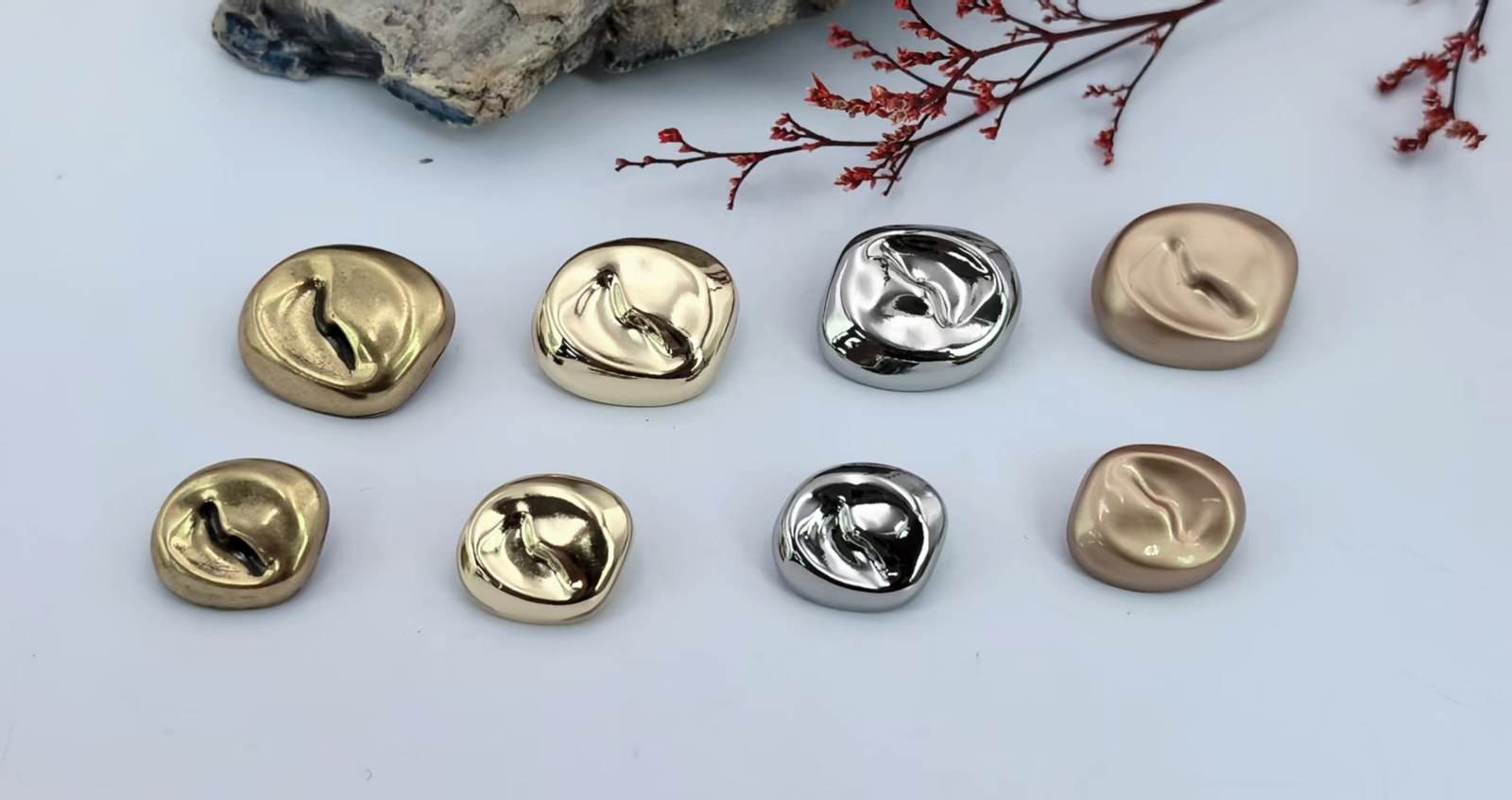 Sew-on Button F80468-18/F80469-23