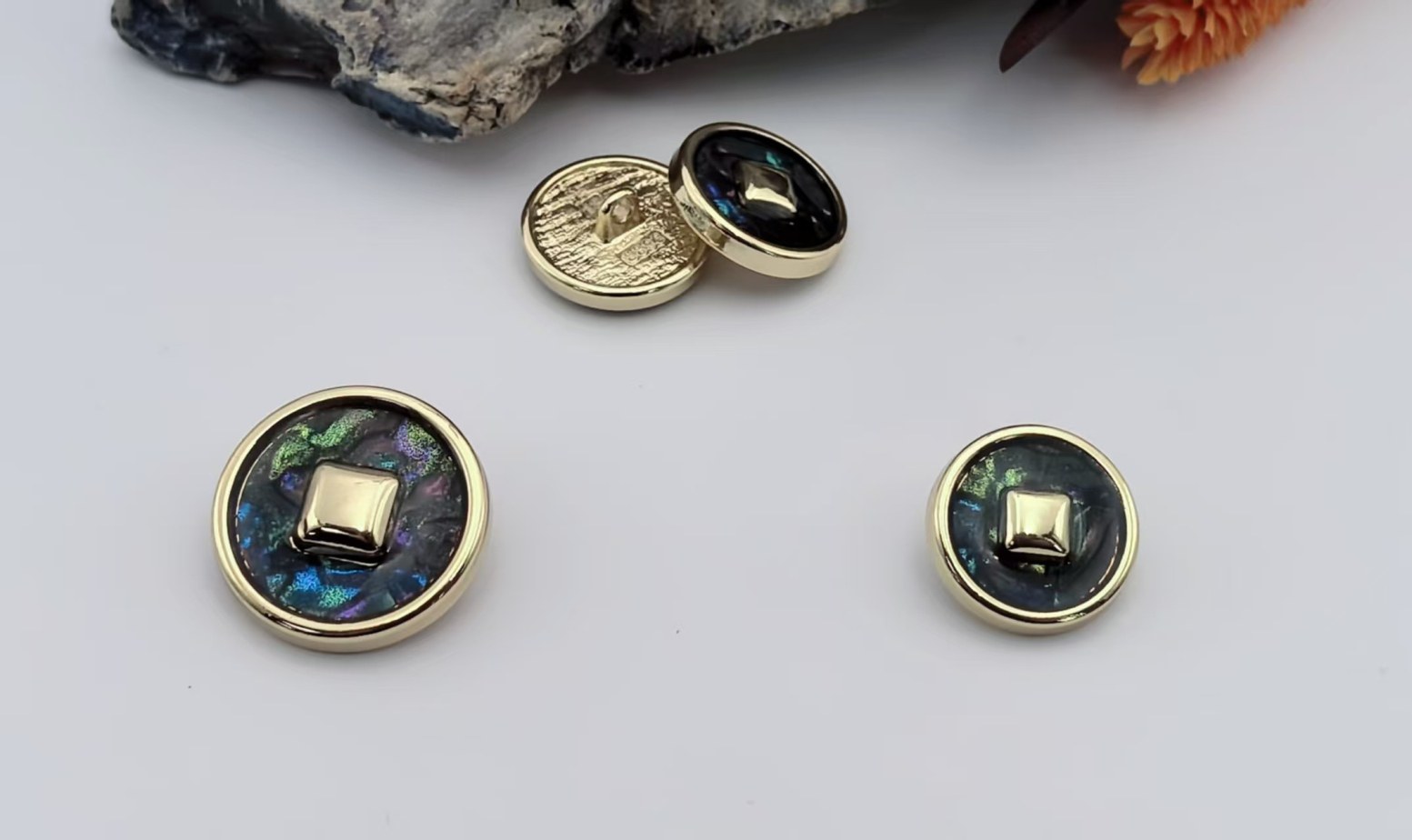 Sew-on Button F8894-18/F8894-23