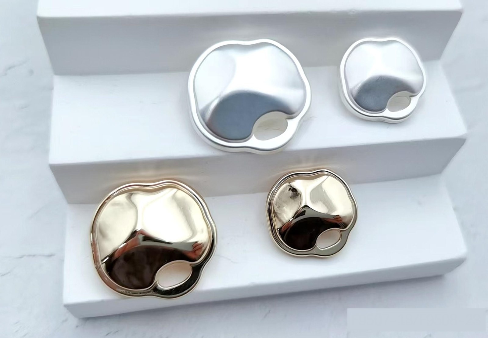 Sew-on Button SEW-ONBUTTON-22-p22
